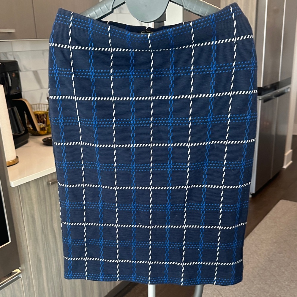 Ann Taylor Navy and White Checkered Pencil Skirt